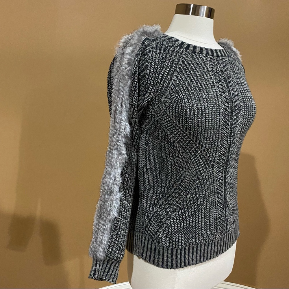 Nicole Miller Gray Crew Neck Sweater - Picture 10 of 10